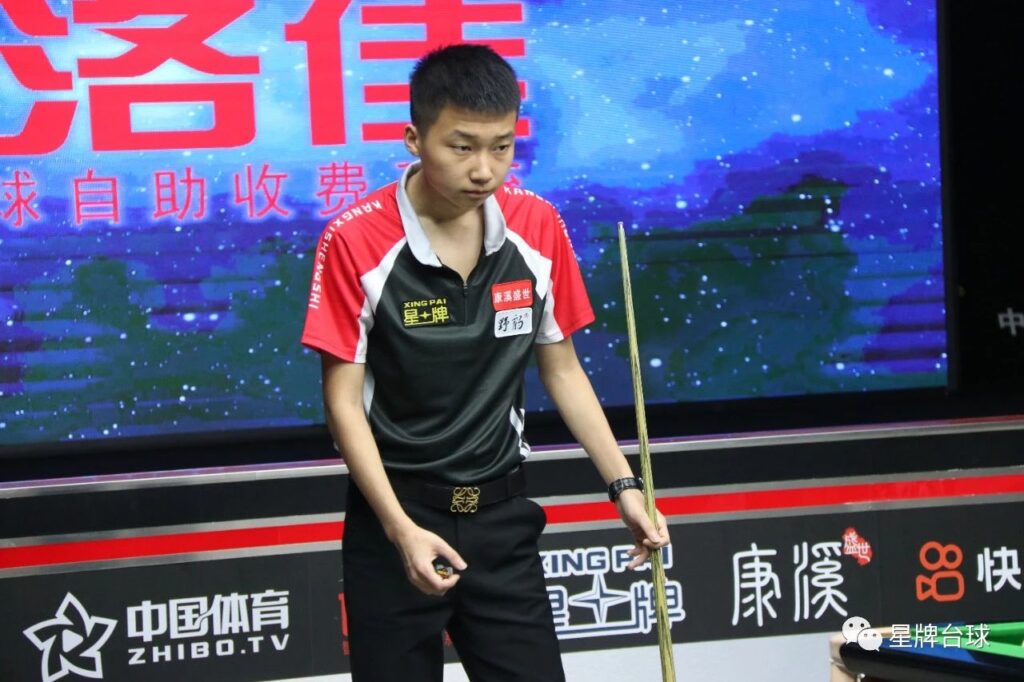 在休息期间 在休息期间