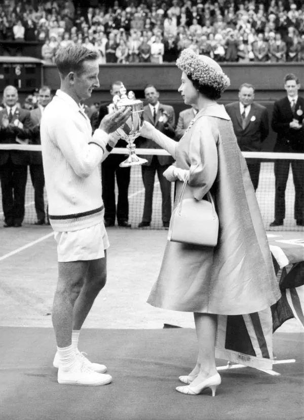 响了警钟 响了警钟